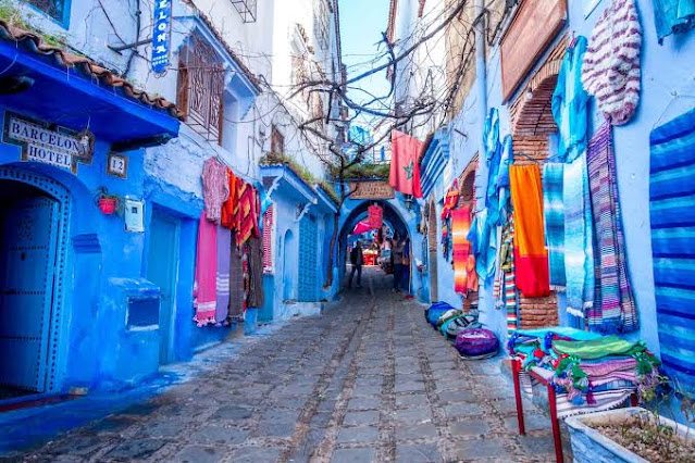 Nestled in the RIF Mountains of northern Morocco, the small city of Chefchaouen is a hidden gem that offers visitors a glimpse into a world of blue-washed buildings, rich cultural history,