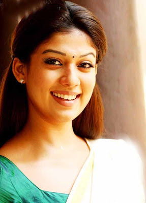 Nayanthara Hot in Kerala Traditional Saree Photos