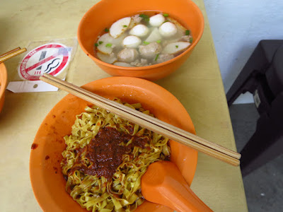 Hua Bee mee pok