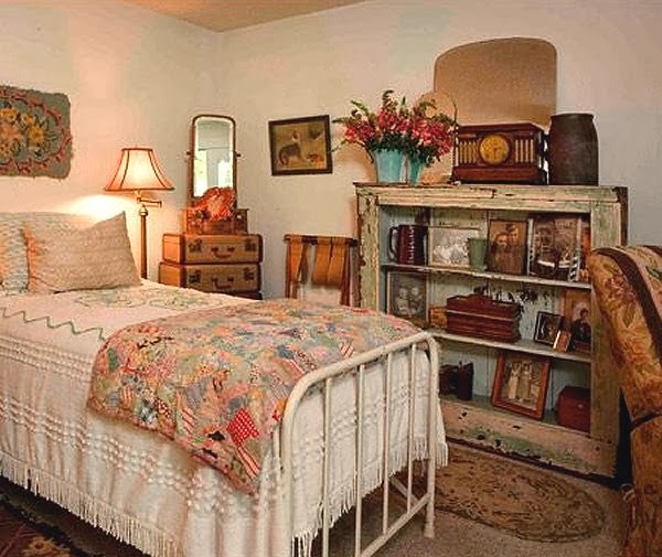 30+ Decorating Ideas For Antique Bedroom, New!