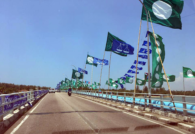 General Election 14 Flags at Kuala Besut Bridge