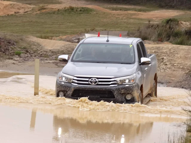 Nova Toyota Hilux 2016