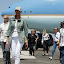 MELANIA TRUMP LUCE CASUAL A SU LLEGA A PUERTO RICO, PRIMERA DAMA OPTA POR "LOOK" MILITAR