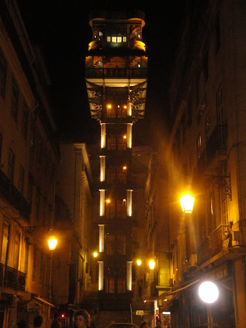 Elevador Santa Justa à noite - Lisboa - Portugal