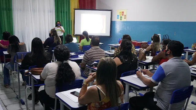 Capacitação de professores da rede municipal de Pombos