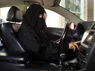 Terobosan Baru Di Arab Saudi, Kini Wanita Arab Saudi Boleh Memiliki SIM Kendaraan