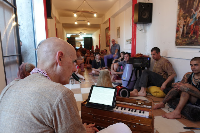 Sankarshan Das Teaching Krishna Science in Mendoza, Argentina