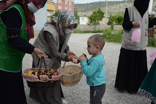 Bozkır'da Çocuklara pamuk şeker sürprizi