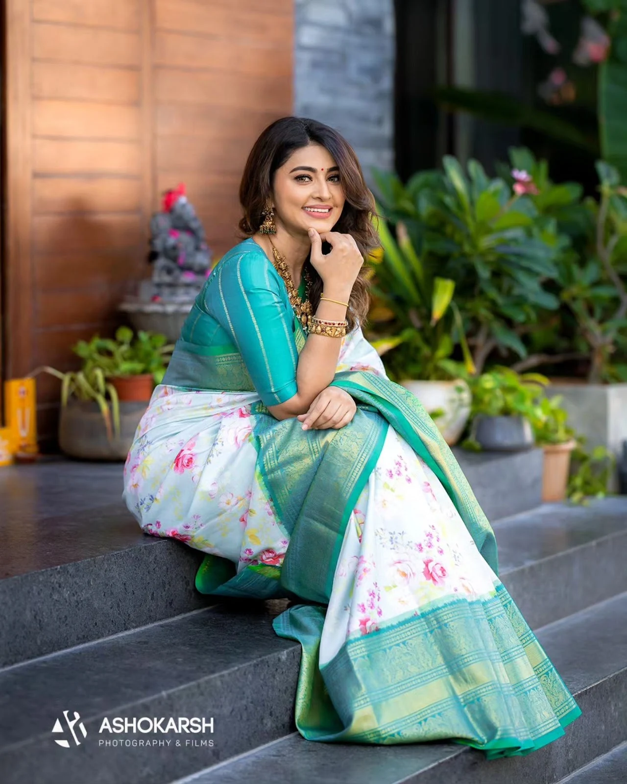 Actress Sneha prasanna latest beautiful saree photoshoot