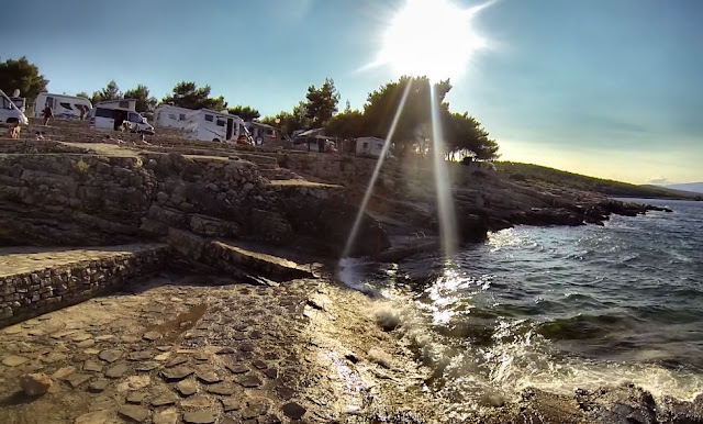 Camp Nudist Vrboska Hvar plaża i campery 