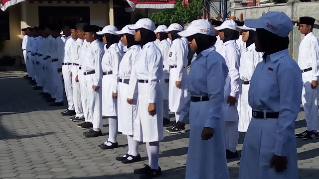 LATIHAN PASKIBRAKA KECAMATAN WERU FOKUSKAN KEKOMPAKAN FORMASI DIIRINGI DRUM BAND
