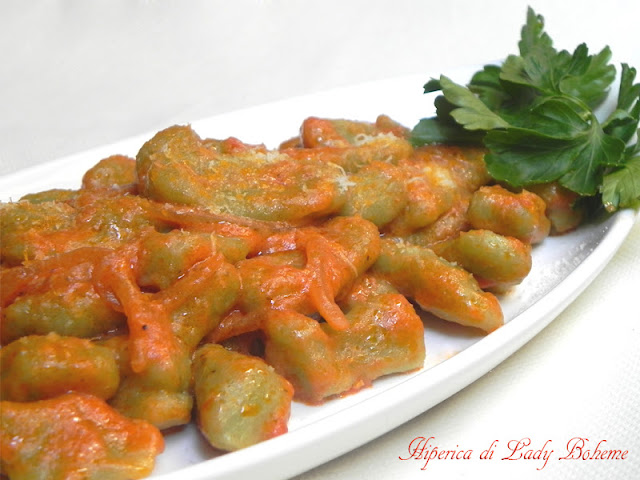 hiperica_lady_boheme_blog_di_cucina_ricette_gustose_facili_veloci_gnocchi_di_patate_e_piselli_2