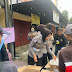  Jumat Berkah! Ibu-Ibu Bhayangkari dan Polwan Satlantas Polres Karawang Berbagi Makanan