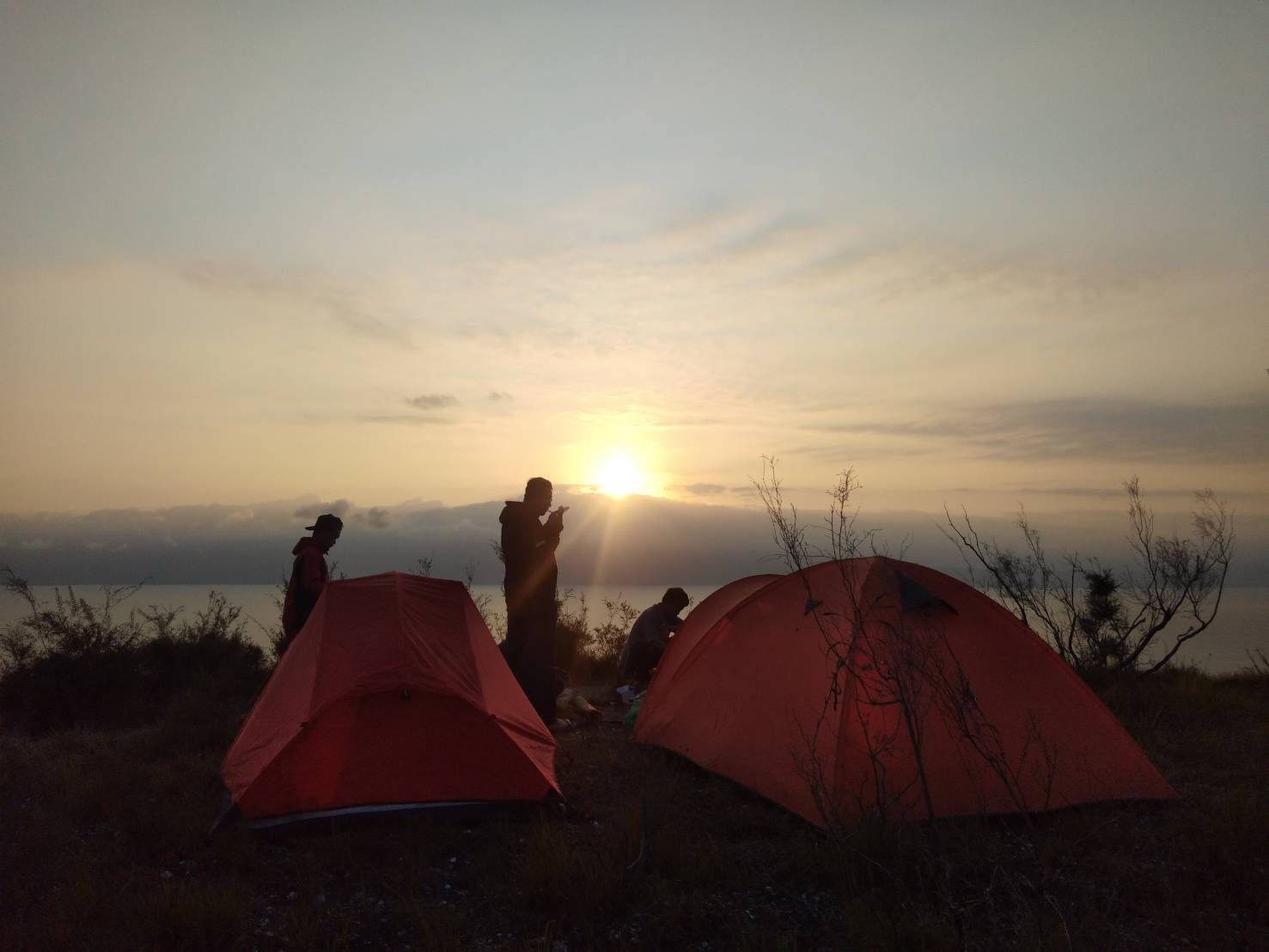 Camping di Padamarari Selayang Pandang Danau Poso 