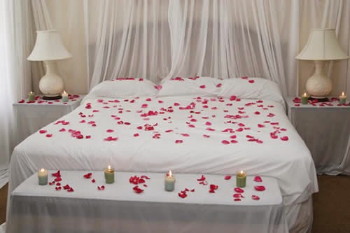 Imagenes para decorar camas y mesas romanticas en san valentin