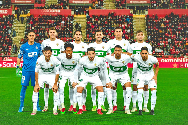 ELCHE C. F. Temporada 2021-22. Edgar Badía, Gerard Gumbau, Pedfro Bigas, Lucas Pérez, Enzo Roco, Lucas Boyé. Javier Pastore, Johan Mojica, Antonio Barragán, Omar Mascarell, Fidel. R. C. D. MALLORCA 2 ELCHE C. F. 2. Domingo, 07/11/2021, 18:30 horas. Campeonato de Liga de 1ª División, 13ª jornada. Palma de Mallorca, Visit Mallorca Estadi: 12.933 espectadores. Árbitro: Mario Melero López, Andalucía; VAR: Ignacio Iglesias Villanueva, Galicia. Entrenadores: Mallorca: Luis García; Elche: Fran Escribá. GOLES: 0-1: 68’, Lucas Boyé. 1-1: 72’, Salva Sevilla de penalti. 1-2: 75’, Lucas Boyé. 2-2: 90+5’, Pablo Maffeo.