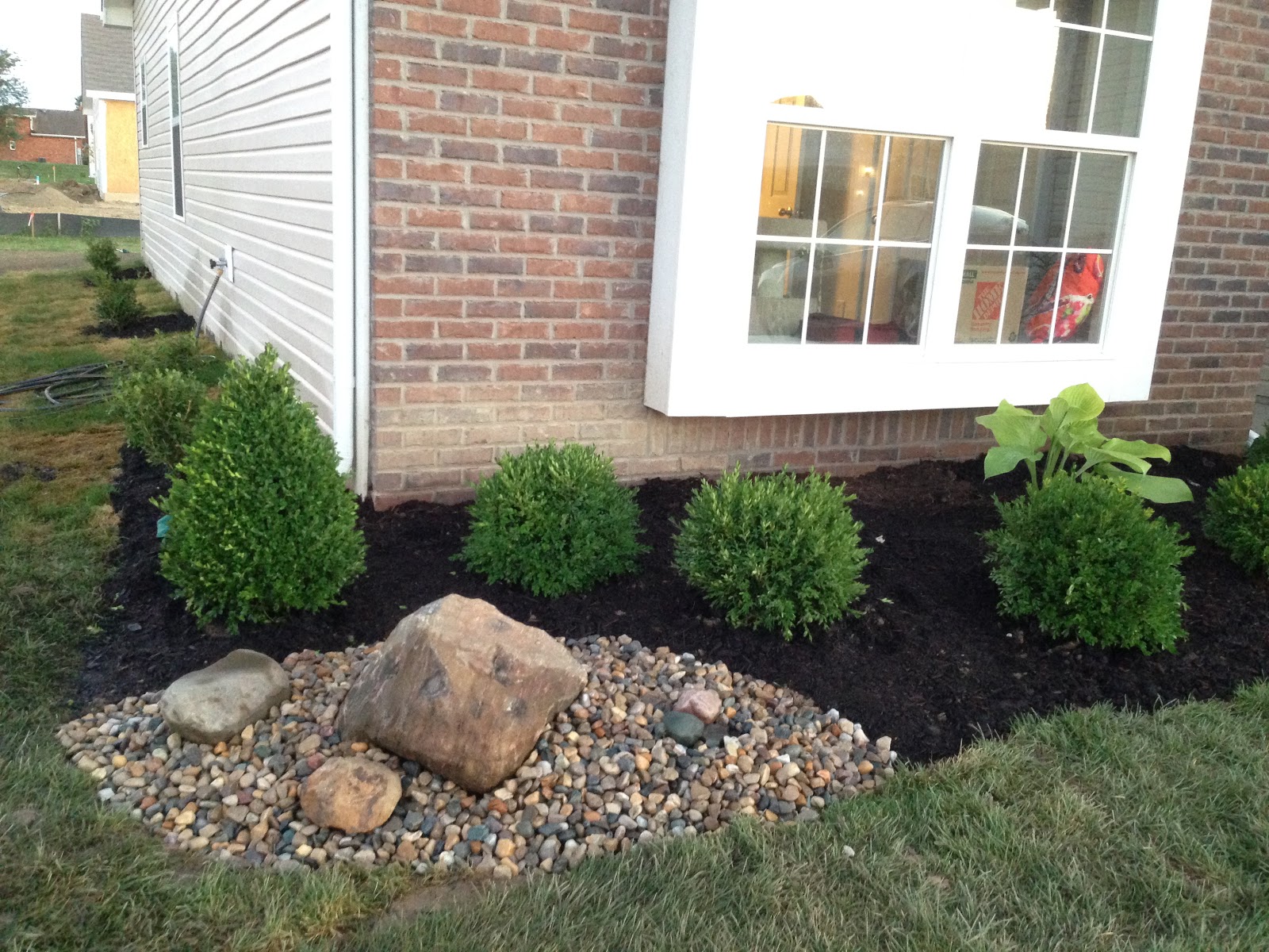 rock accent in landscaping