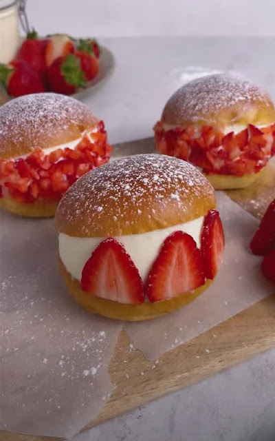 Maritozzi cream filled brioche ☁️🍓⁣ ⁣
