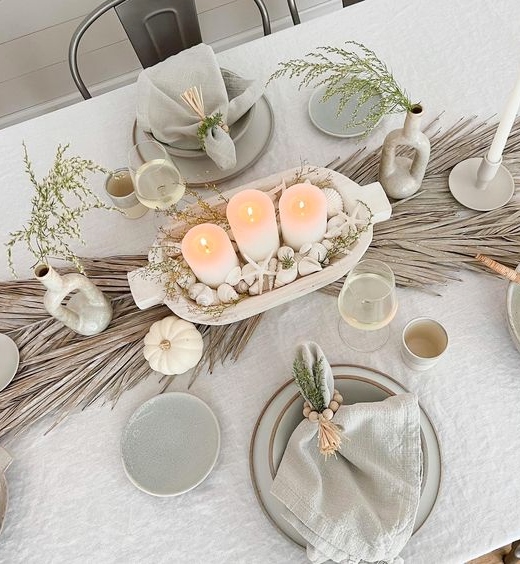 Tabletop Decorating Idea with Dried Palm Leaves Table Runner