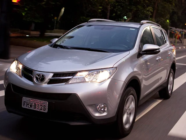 Nova Toyota RAV4 4x2 2014 no Brasil