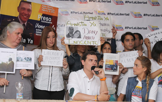 Albert Rivera se solidariza con familiares de presos políticos y Víctimas de la Represión 
