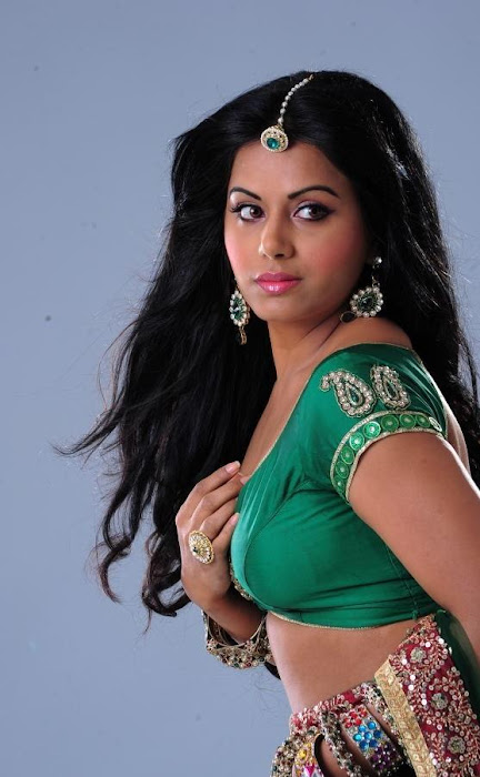 rachana mourya spicy in saree unseen pics