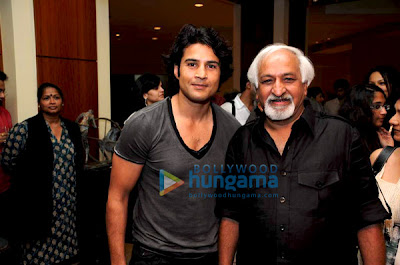 Kunal Kapoor and Sanjay Gupta at Gallerie Angel Arts exhibition image