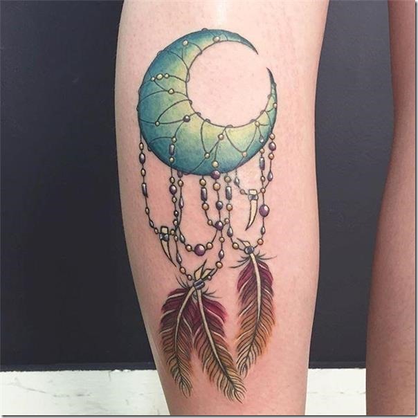 en-formato-de-luna-con-collares-de-cuentas en-formato-de-luna-con-collares-de-cuentas
