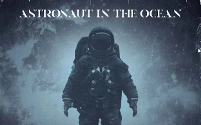 lirik Astronaut in the Ocean terjemahan