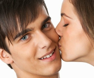 Pasangan Orang Ciuman Bibir Gambar Ciuman Mesra Dan Kata Kata Romantis