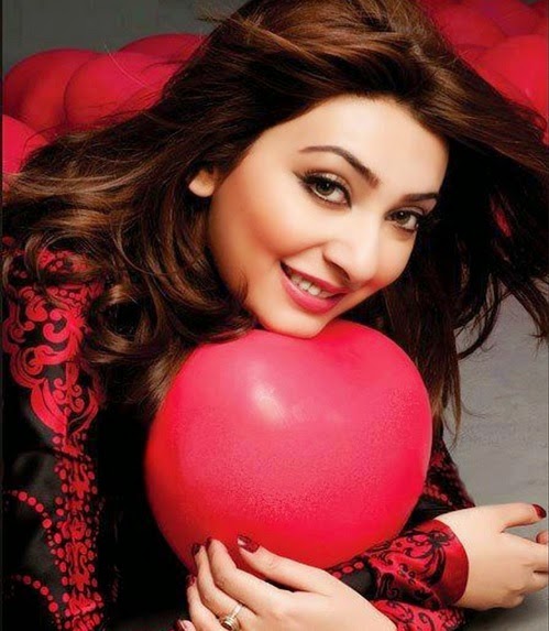 Ayesha Khan HD Wallpapers Free Download