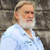 Aos 80 anos, compositor Capinan briga na Justiça por tratamento de hemodiálise em hospital de Salvador 