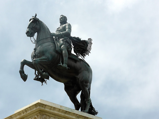 Madrid-Plaza-de-Oriente