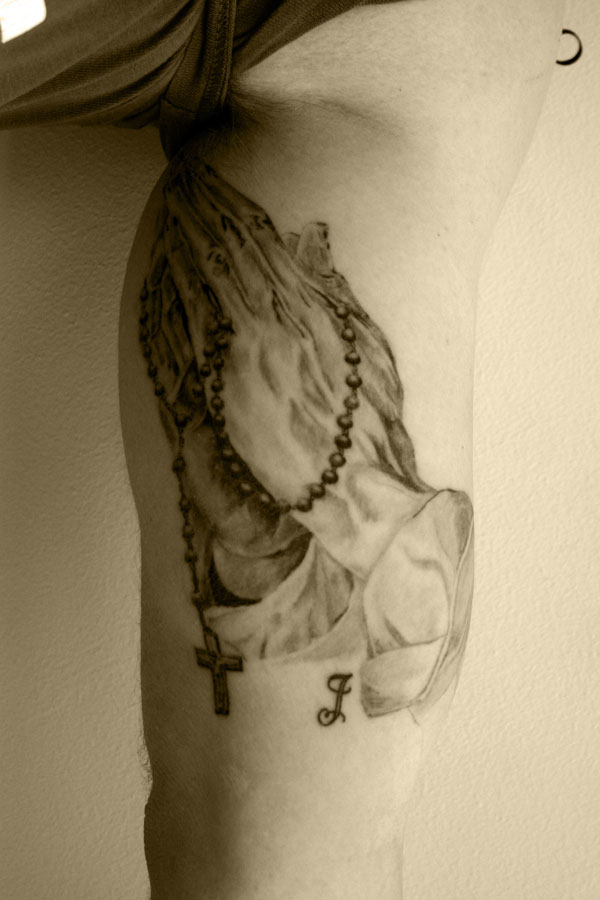 Praying Hands 2 Tattoo Motive Unfamiliar Area