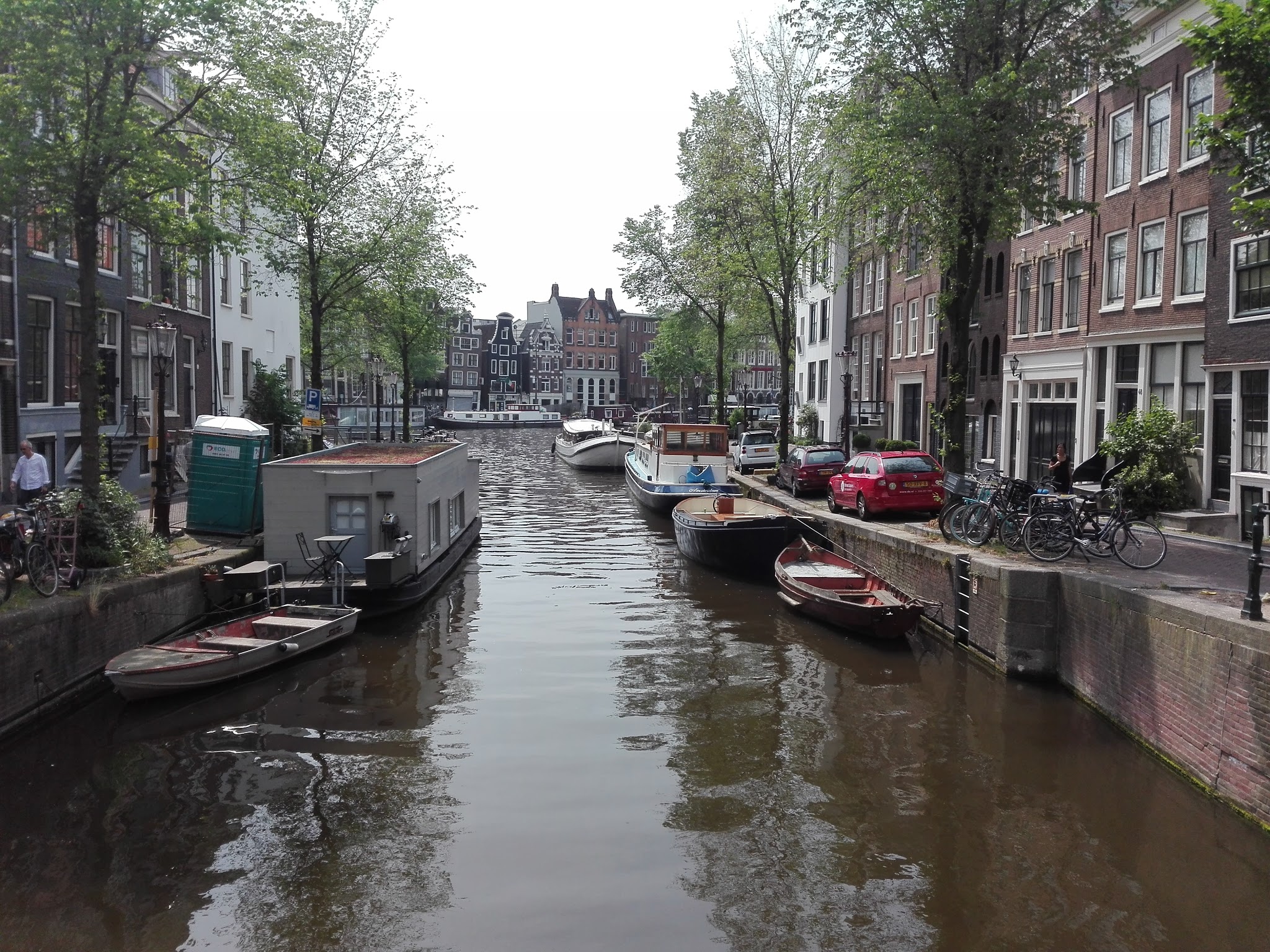 Paseando por las calles de Ámsterdam (Países Bajos) (@mibaulviajero)