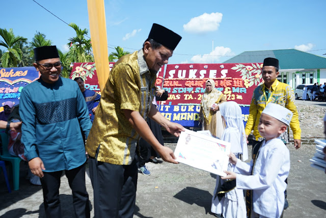 Bupati Asahan Ikuti Prosesi Wisuda Santri Ponpes Bahrul Uluum Al-Kamal