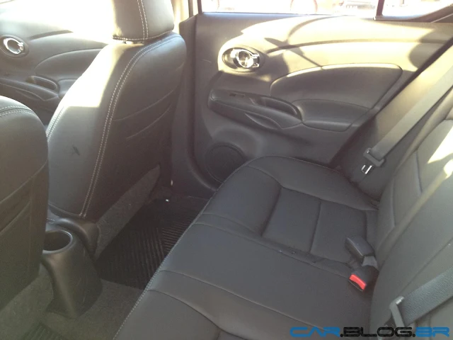 Nissan Versa SL 1.6 2013 - interior - por dentro