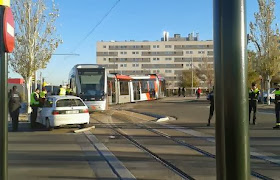 choque coche tranvía Zaragoza