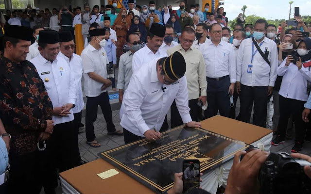 Resmikan Masjid Tanjak, Menko Airlangga Apreasi Rudi