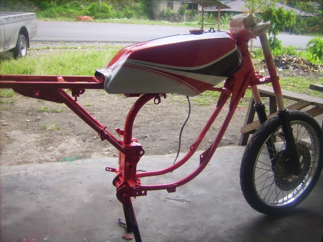 Motor Expose: Yamaha RX King Airbrush Merah Putih Minimalis