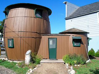 Summer house Pickle Barrel House