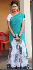 saranya_mohan_cute_in_saree_photos