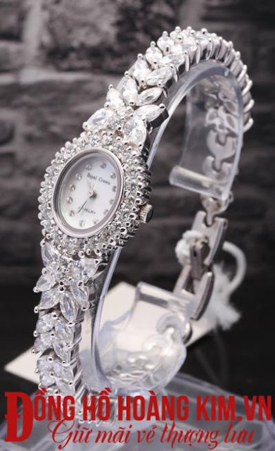 Đồng hồ nữ Royal Crown CR7 0 1.800.000VNĐ