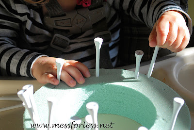 18 Fine Motor Activities for Preschoolers. Love how lots of these ideas use stuff you already have around the house. #kids, #education