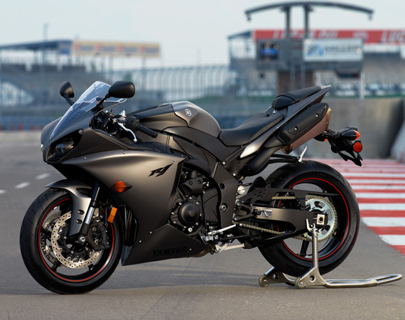 2013-YAMAHA-YZF-R1-Black