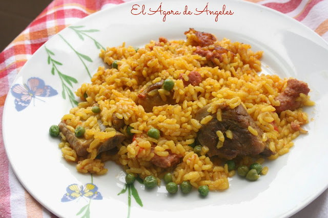 arroz con costillas y salchichas