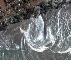 Lafadz ALLAH saat Tsunami di Srilangka yang terekam foto 