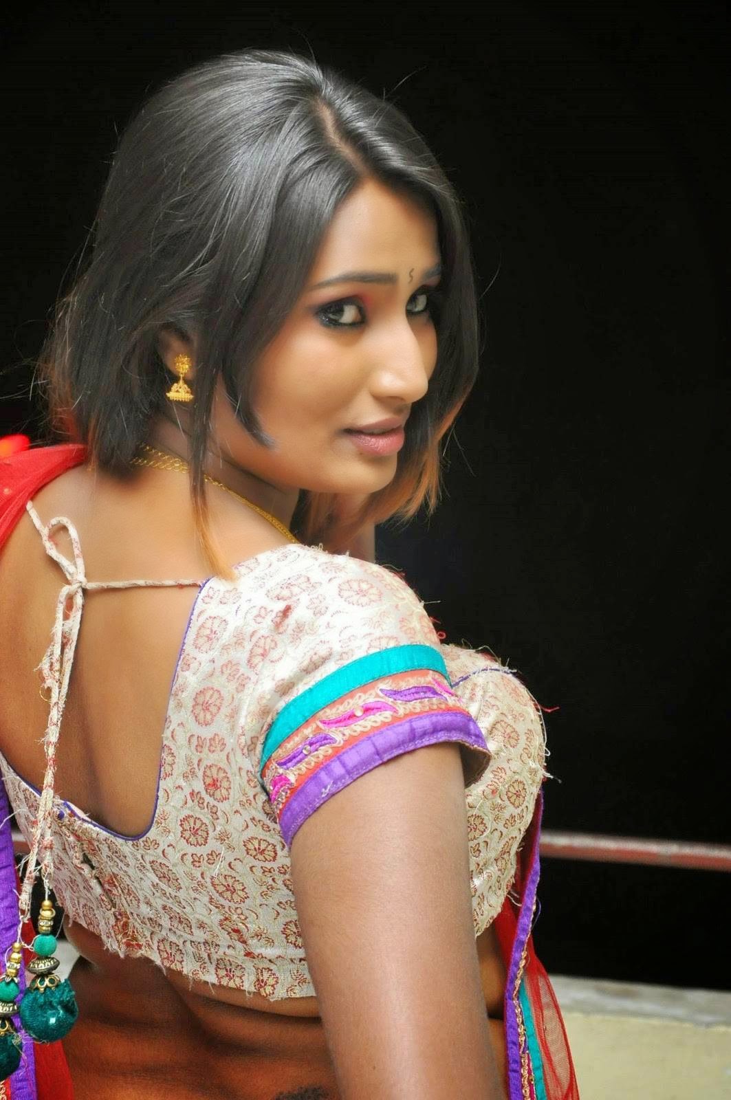 SWATHI NAIDU LATEST HOT PHOTOSHOOT IN SAREE
