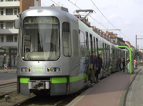 Gambar Trem di Hannover, Jerman.