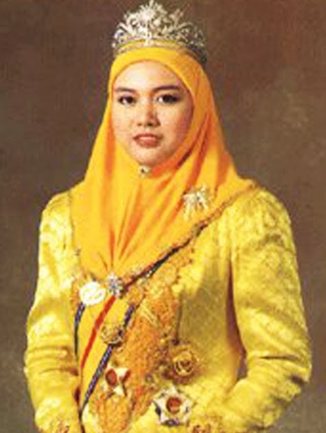 Malaysia Flip Flop: Permaisuri Siti Aishah, the young wife 